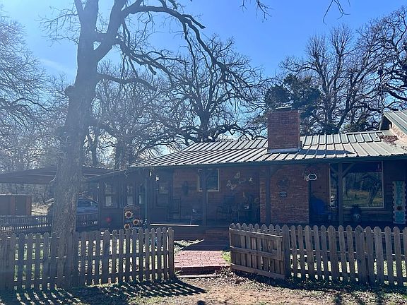 3rd image of 26461 E 750th Rd