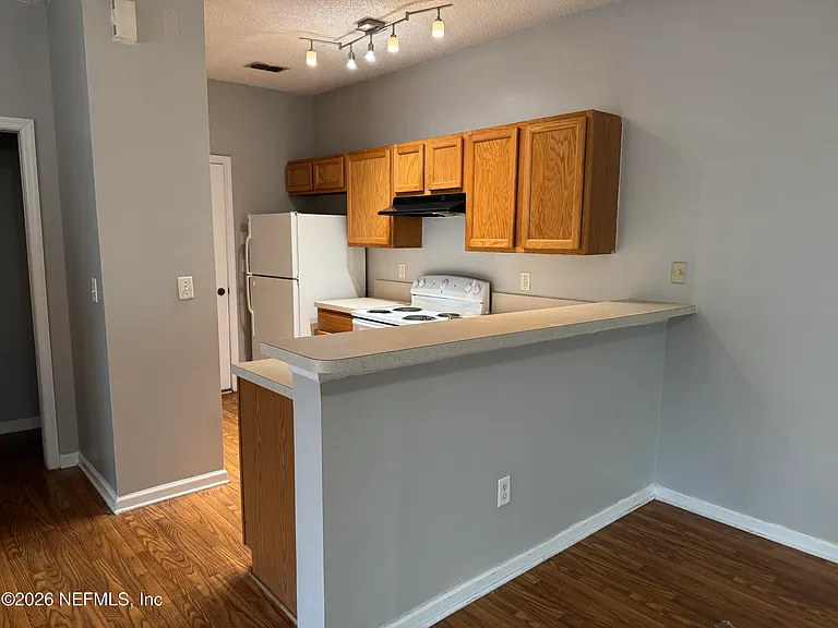 458 Sherwood Oaks Dr — Photo 4