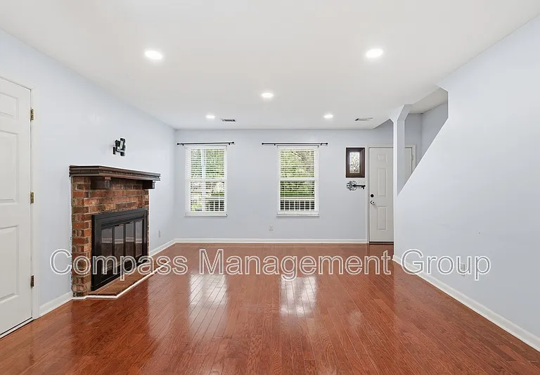 7668 Chatham Cir — Photo 11