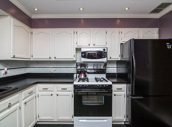 5th image of 3049 Sterling Ct