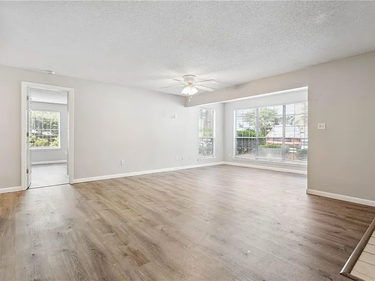 6362 Wedgeview Ct — Photo 6