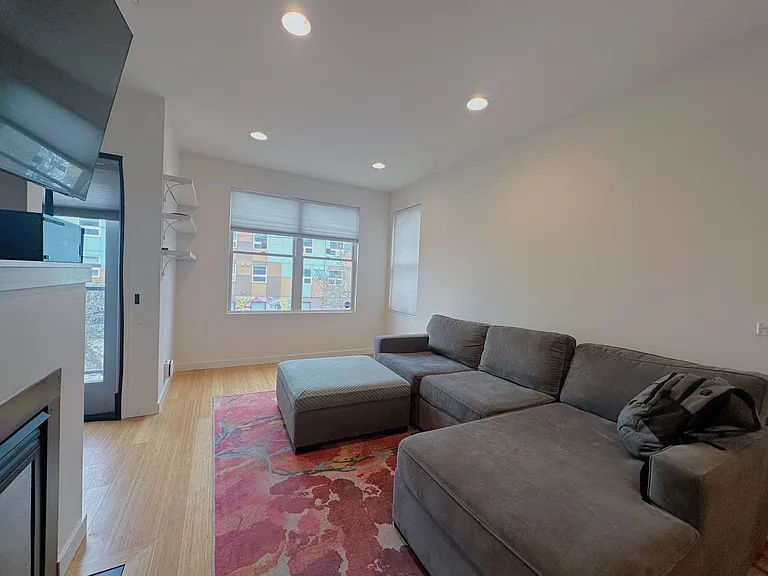 3817 S Angeline St — Photo 32