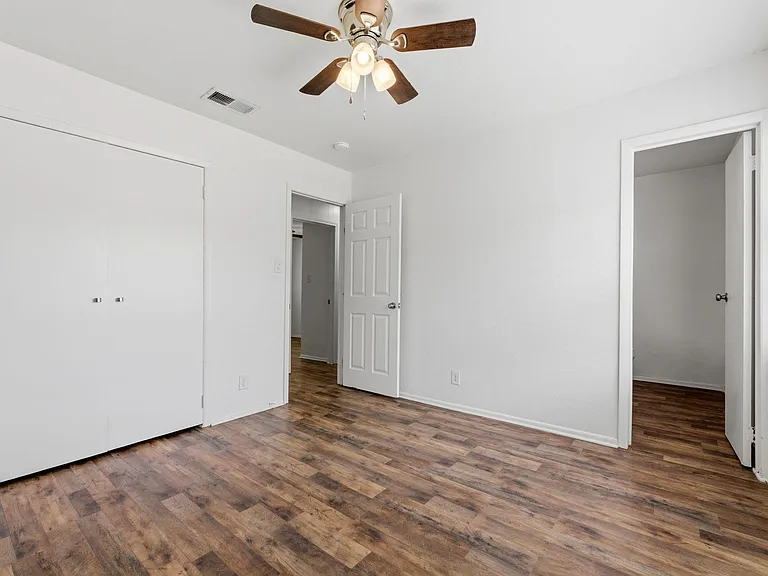 6601 Stonleigh Pl — Photo 11