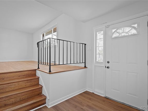 5th image of 10913 London Dr