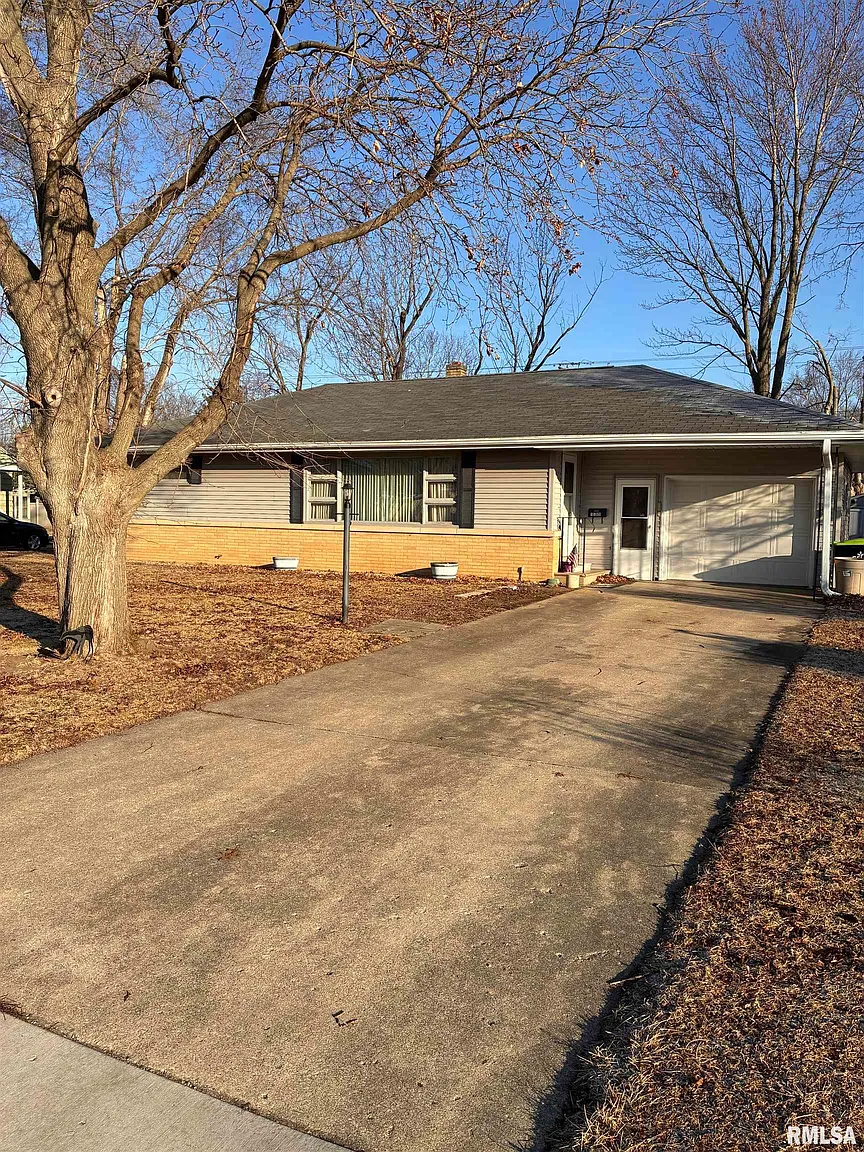 1109 W Fletcher Ln photo 1