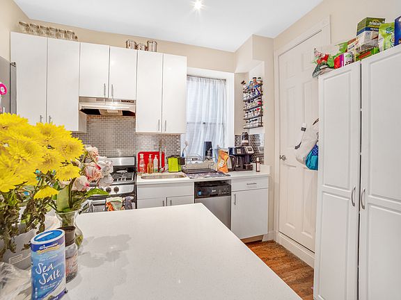 4th image of 208 W 88th St #2H