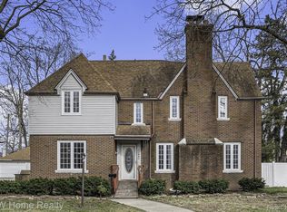 16880 Edinborough Rd, Detroit, MI 48219