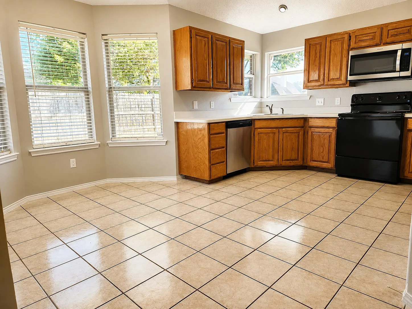 3 bed, 1283 sqft, $1,950 — Photo 3