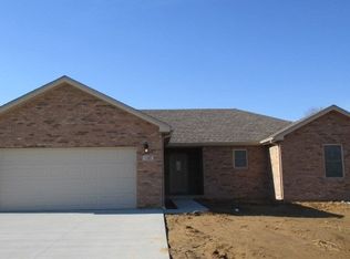 100 Bayberry Dr, Seymour, IN 47274