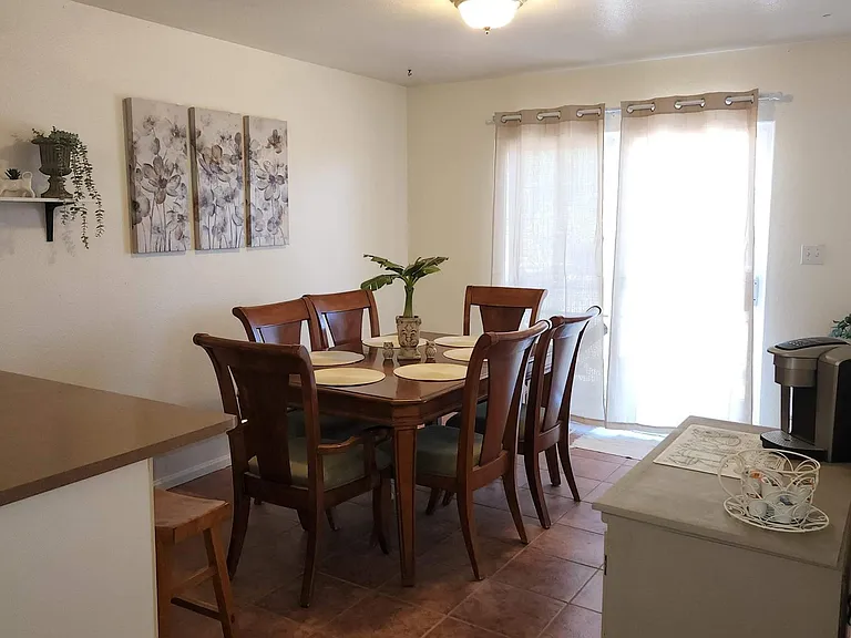 219 W Harmony Dr — Photo 13