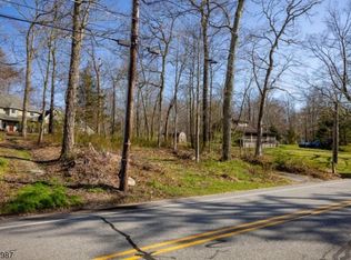 57 E Shore Culver Rd, Branchville, NJ 07826