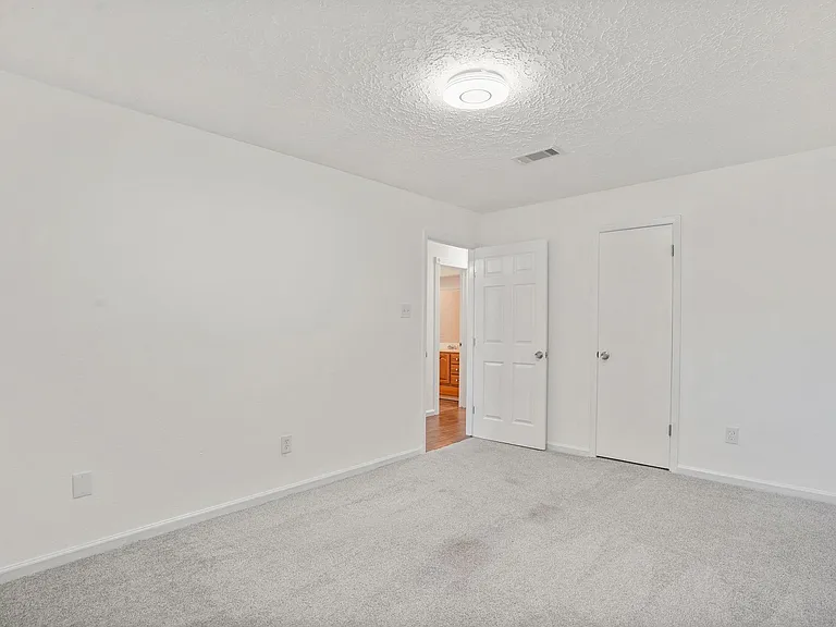 9731 Shell Rock Rd — Photo 18