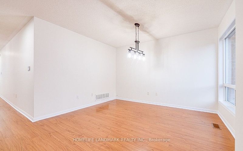 Oakville Townhouse for rent - 3 Bedrooms — photo 8