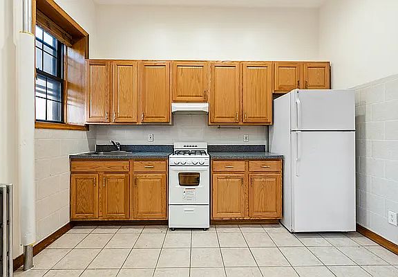 5th image of 463 4th Ave #1L