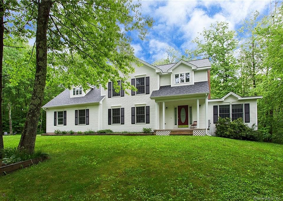 1st image of 3 Windy Woods Ln