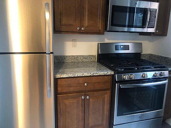 3rd image of 9019 88th Ave APT D45
