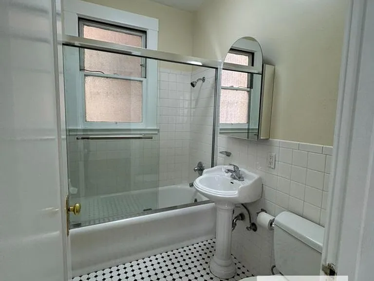 3321 21st St — Photo 5
