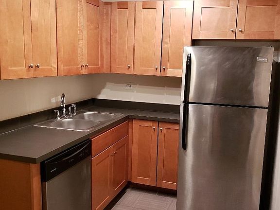 Kitchen includes stainless appliances and DW