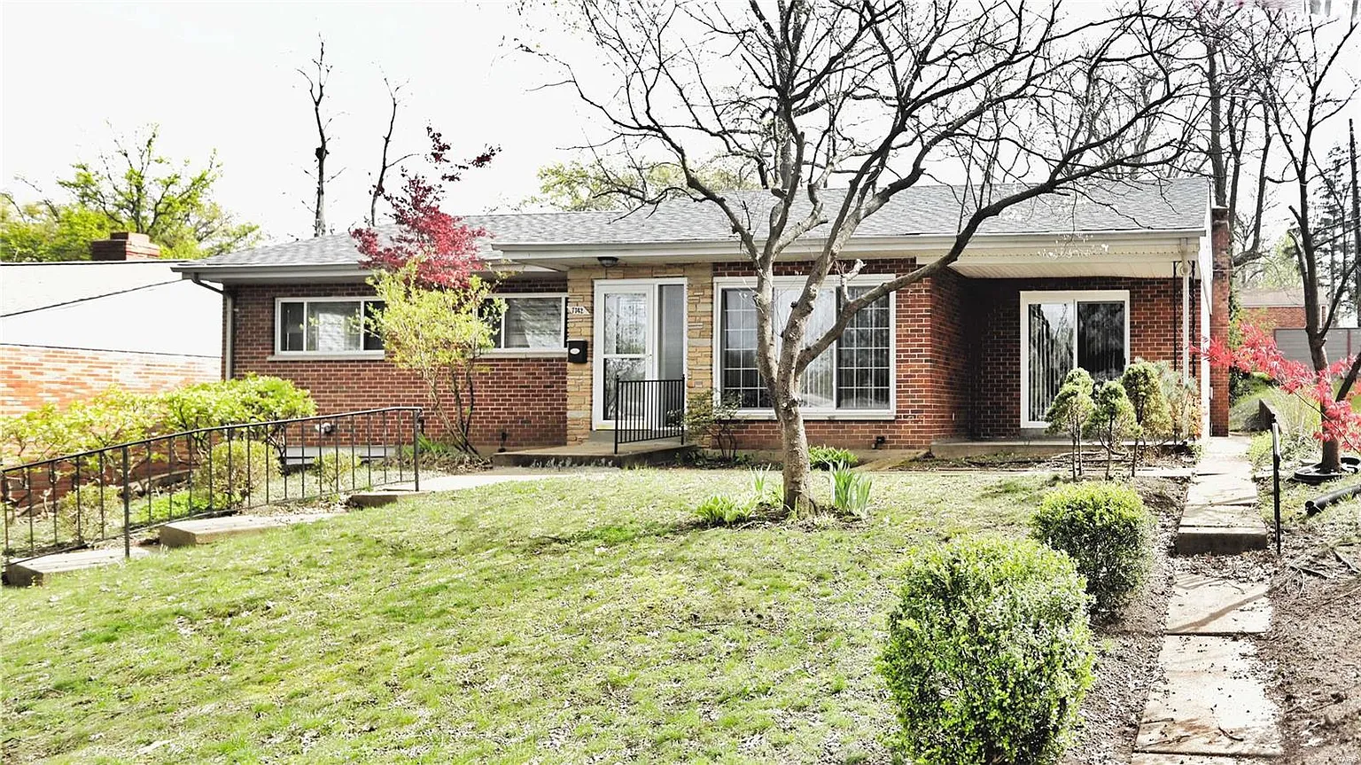 7742 Peach Tree Ln photo 1