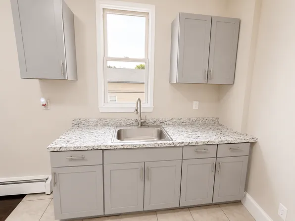 44 Chadwick Ave Floor 3, Newark, NJ 07108
