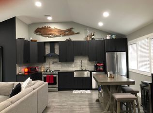 16 Amalia Ln, Commack, NY 11725