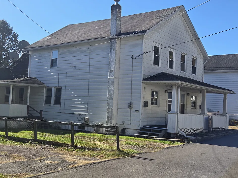 222 Honey Pot St #222