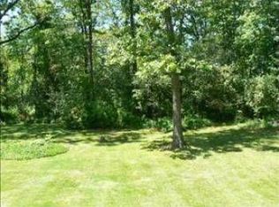 77 Stuart Dr, Poughkeepsie, NY 12603