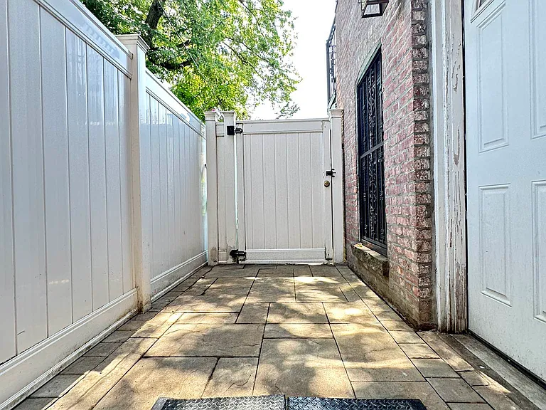 572 Mac Donough St #1 — Photo 13