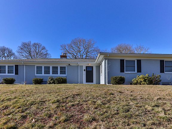 2nd image of 108 Lucerne Avenue
