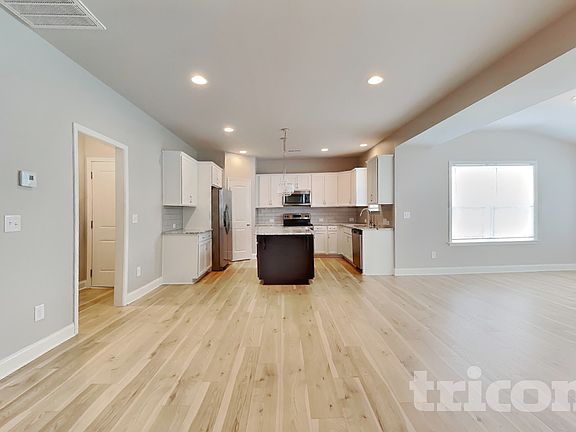 4th image of 165 Lynnridge Dr