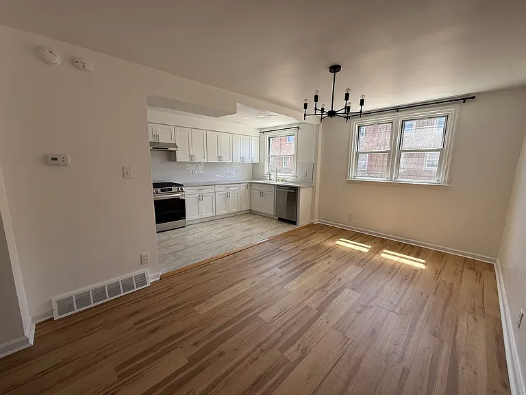 6805 Oakland St — Photo 6