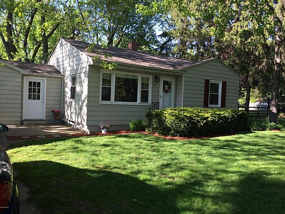 2nd image of 391 Dale Ave