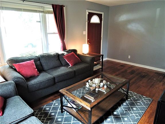 3rd image of 1706 Bashford Ln
