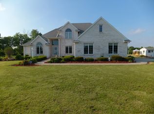 18228 Robinson Rd, Bowling Green, OH 43402