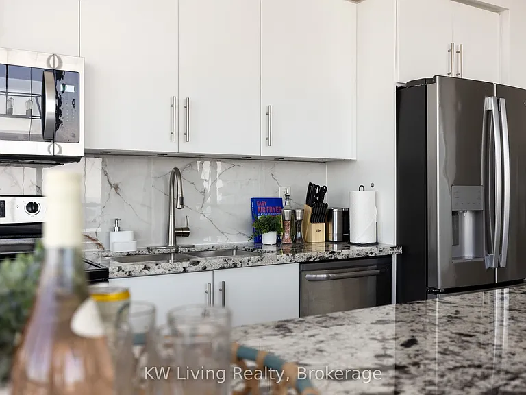 65 Bremner Blvd #5102 — Photo 14