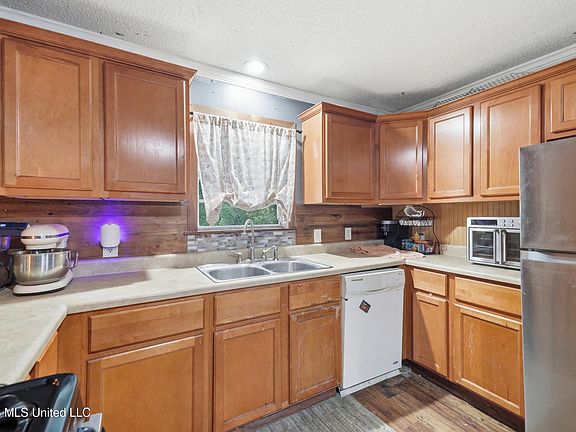 20th image of 12231 Shorecrest Rd