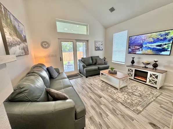 24814 House Mountain Rd #2, San Antonio, TX 78255