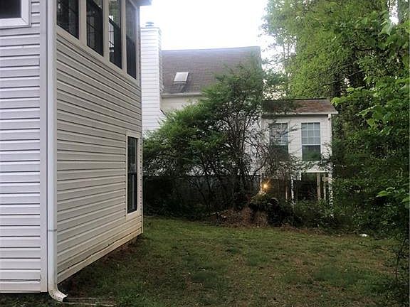 2nd image of 822 Leland Ct
