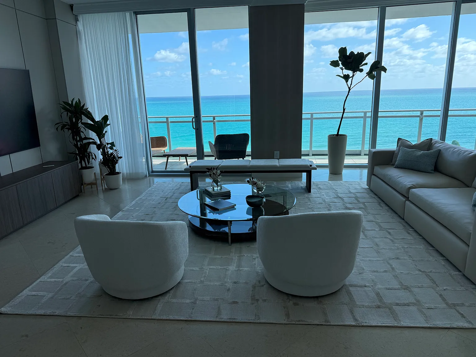 2 bed, 2136 sqft, $22,000 — Photo 3