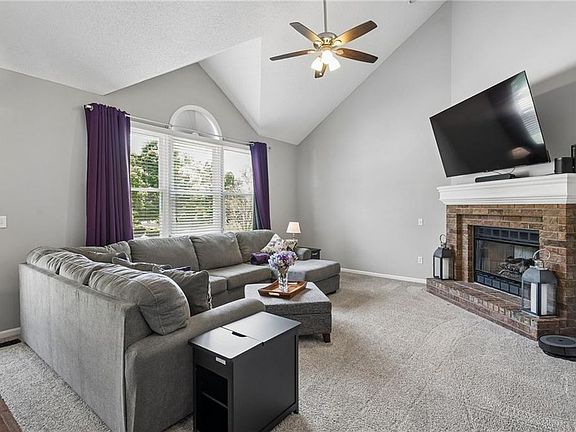 4th image of 8534 N Flora Ave