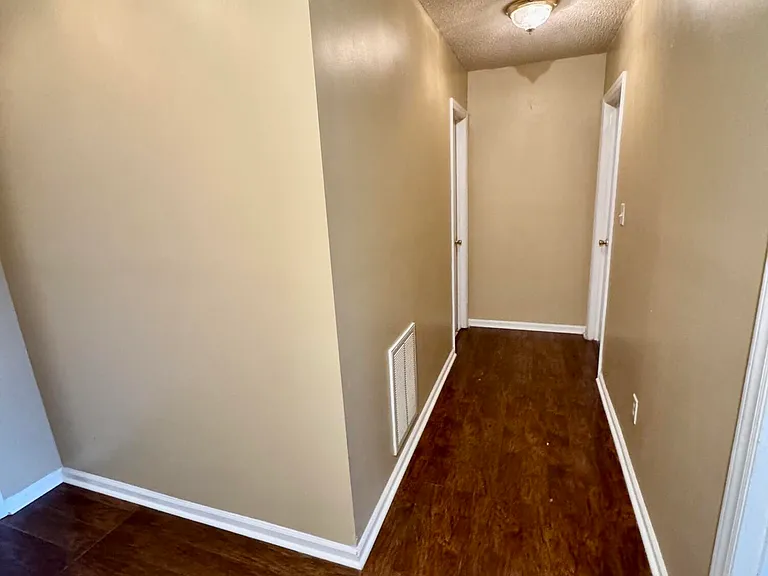 2506 B Bluff View Ct #B — Photo 10