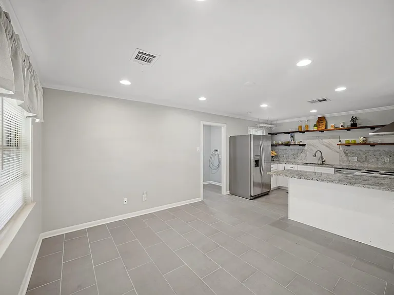 9514 Vilven Ln — Photo 10