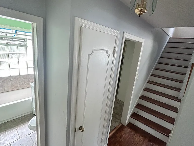 1909 Welch Blvd — Photo 5