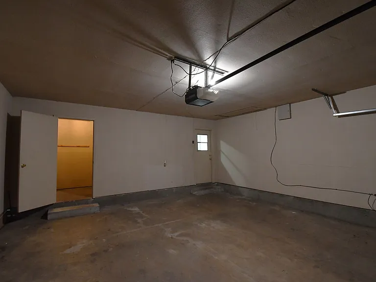 3202 Autumn Leaves Dr — Photo 35
