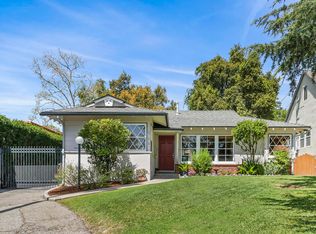 969 E Poppyfields Dr, Altadena, CA 91001