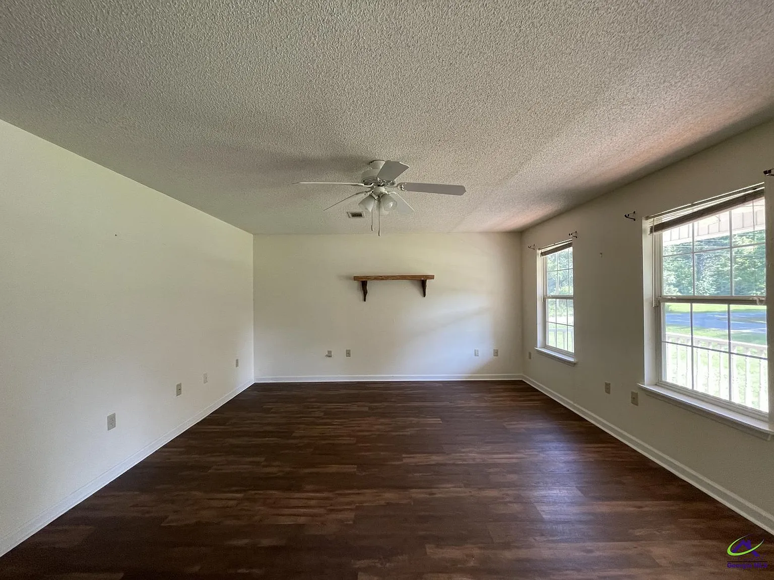 3 bed, 2.0 bath, 1512 sqft, $1,850 — Photo 2