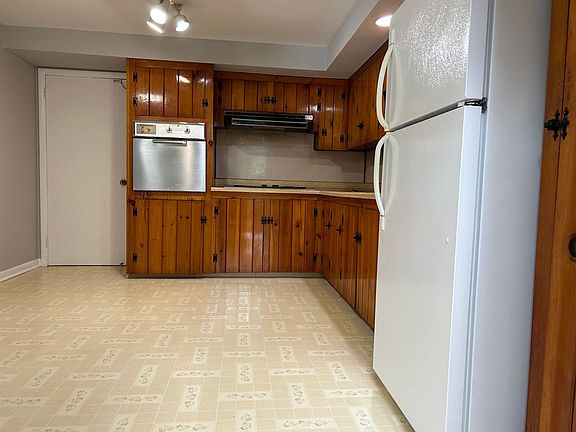5th image of 486 Delaware Ave Unit 4