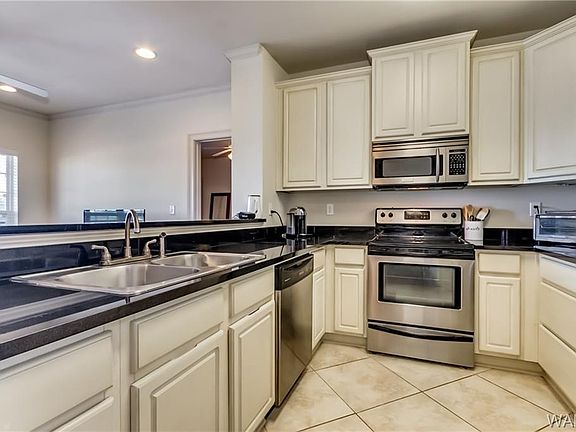 5th image of 700 15th St Unit 3301