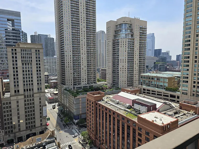 10 E Ontario St #2104 — Photo 24
