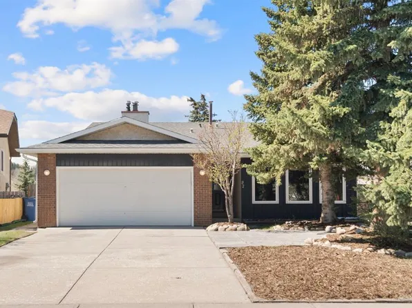 92 NE Glenhill Dr, Cochrane, AB T4C 1H1
